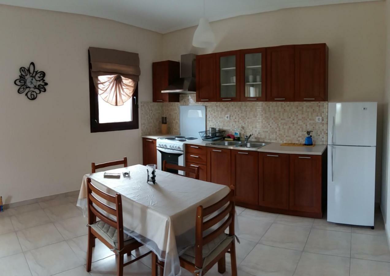 Gougousis Apartments Kaloyiros Bagian luar foto
