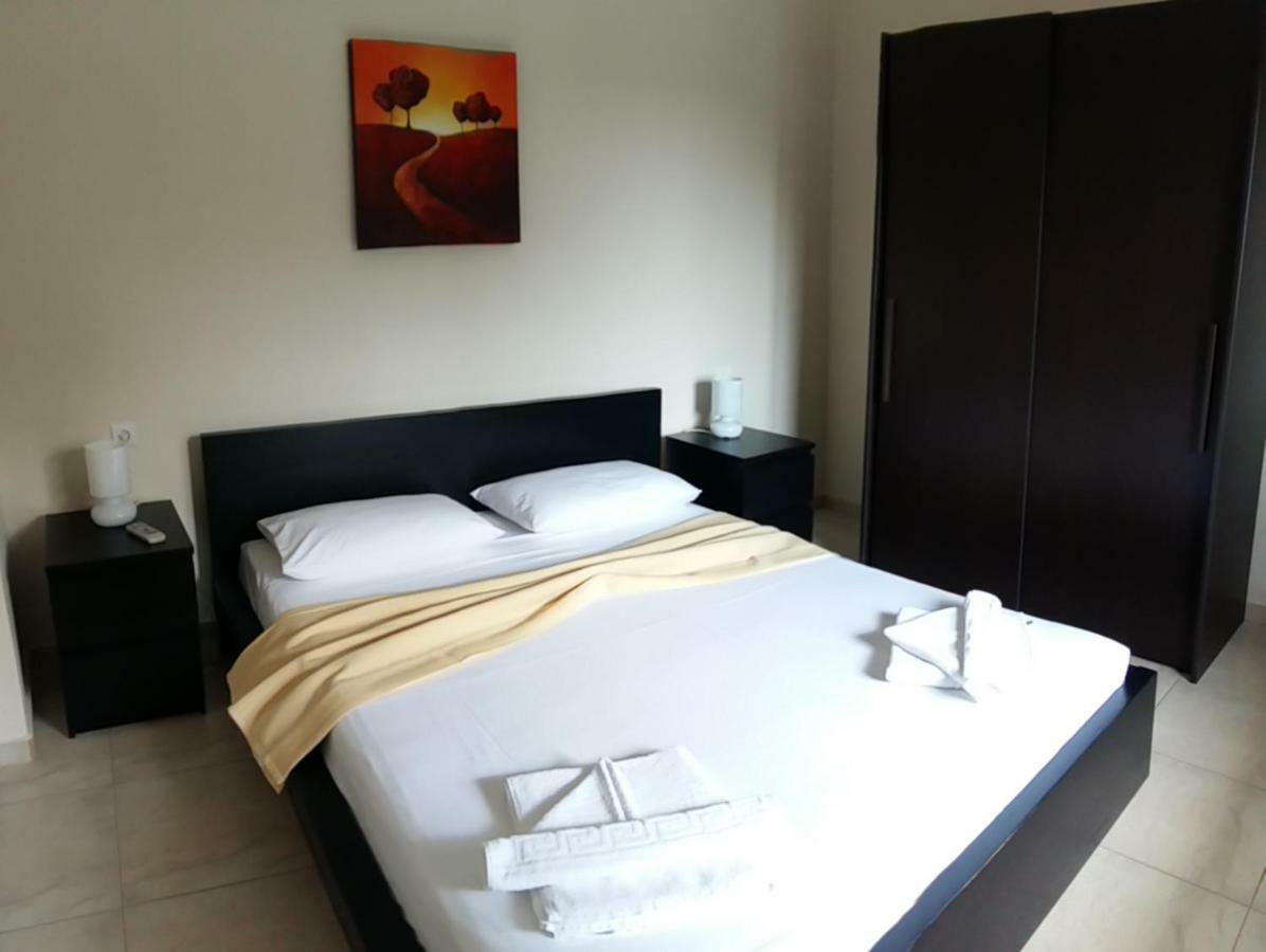Gougousis Apartments Kaloyiros Bagian luar foto