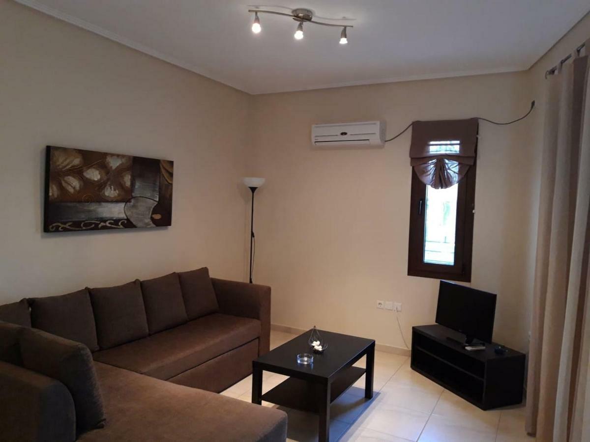 Gougousis Apartments Kaloyiros Bagian luar foto